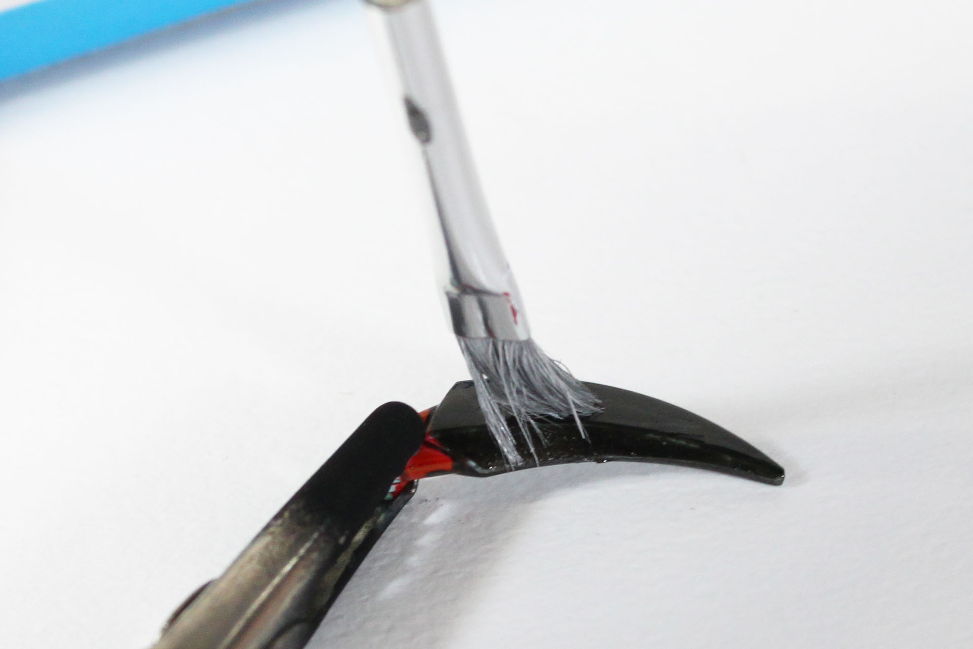 パーツを、乾いた筆で「カササササササ！」と高速でなでていきます