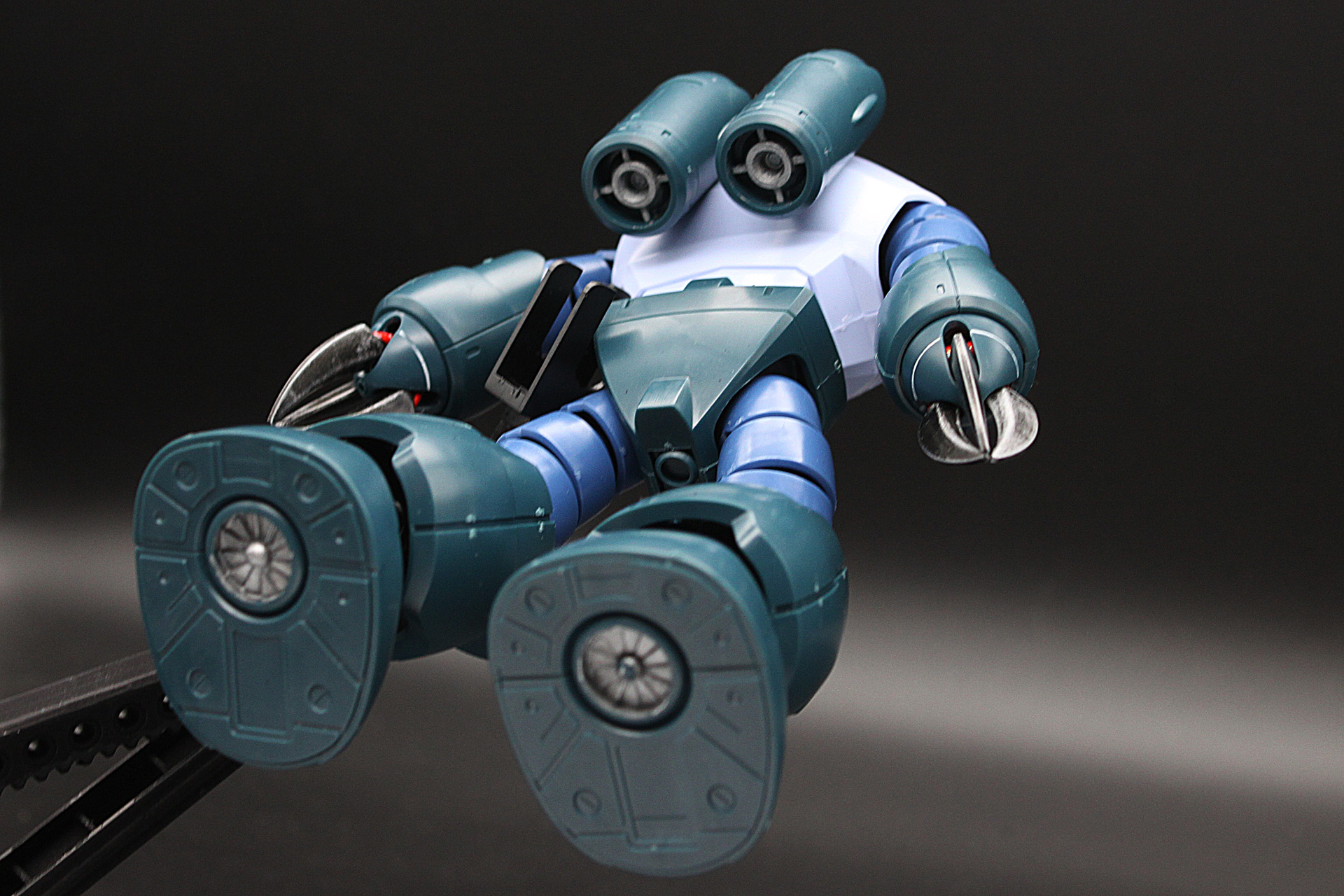 ハイドロジェットのシルバーが映える後方から