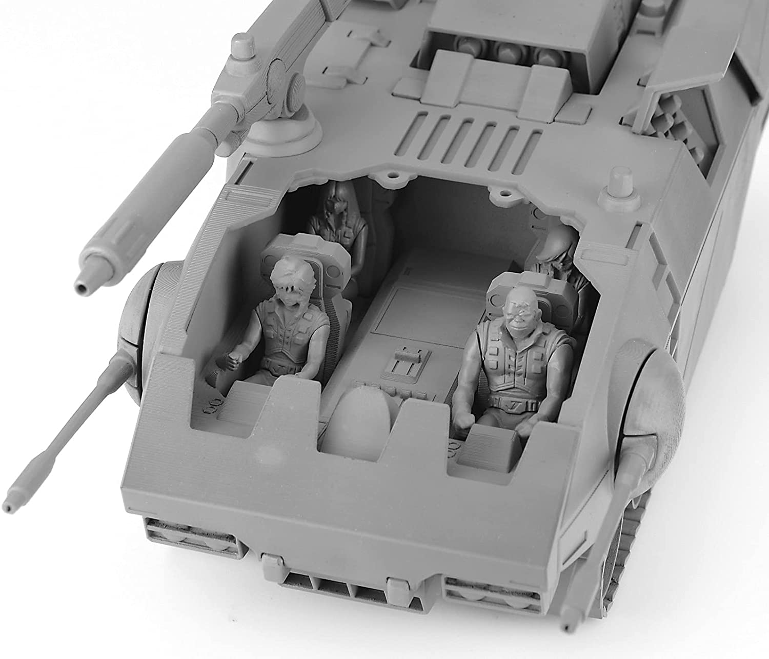 コックピット上面のパネルを取り外して、搭乗する4人を確認することが可能