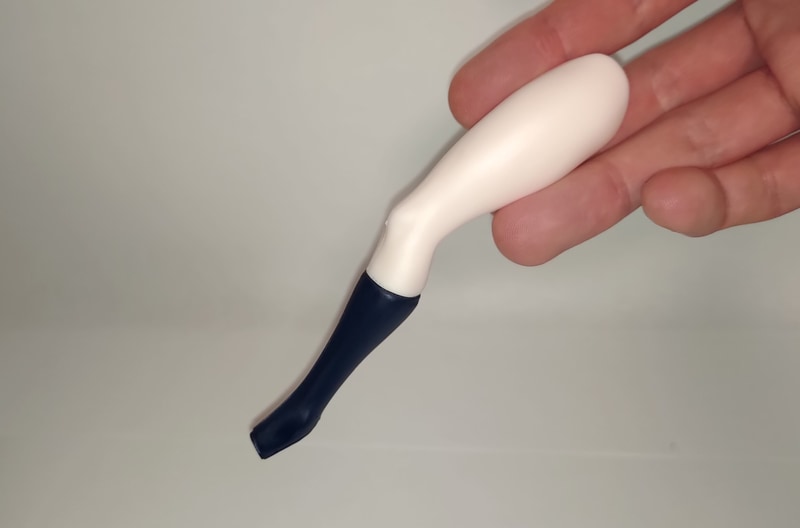 足が完成。ほぼずれなくピッタリとくっつきます