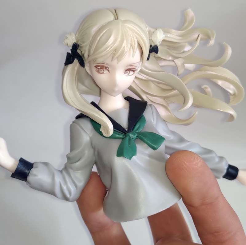 上半身が完成です。パーツと組み合わせることで制服のシワが意味を持ちます