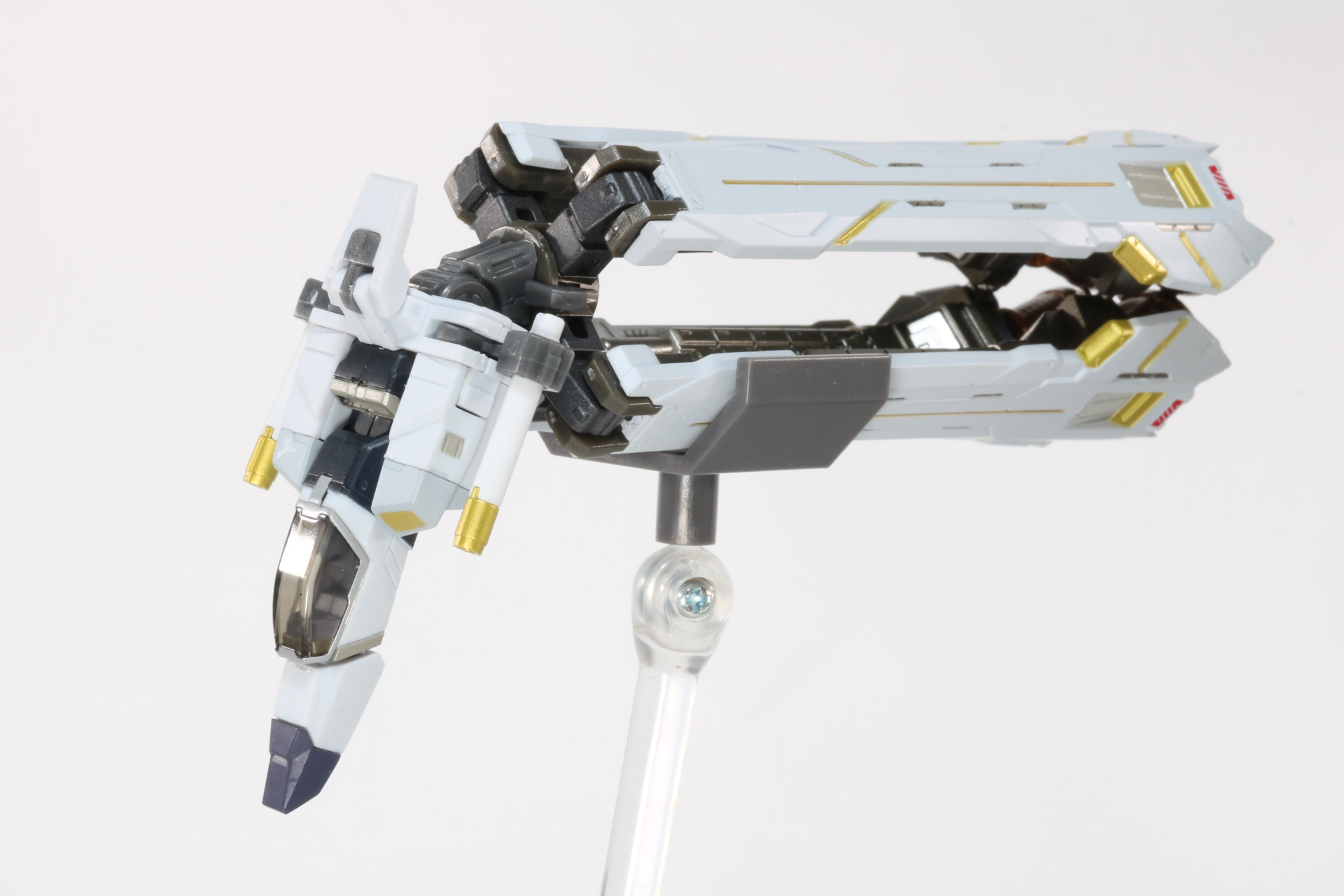 大きく折り曲げるような可動ができる