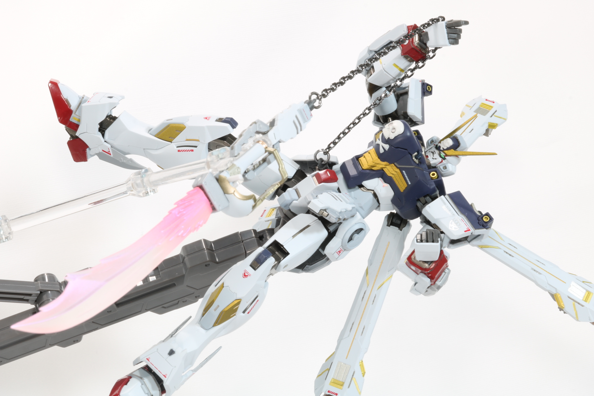 脹脛裏の柄を取り外し、ヒートダガーの刃と合わせて持たせる