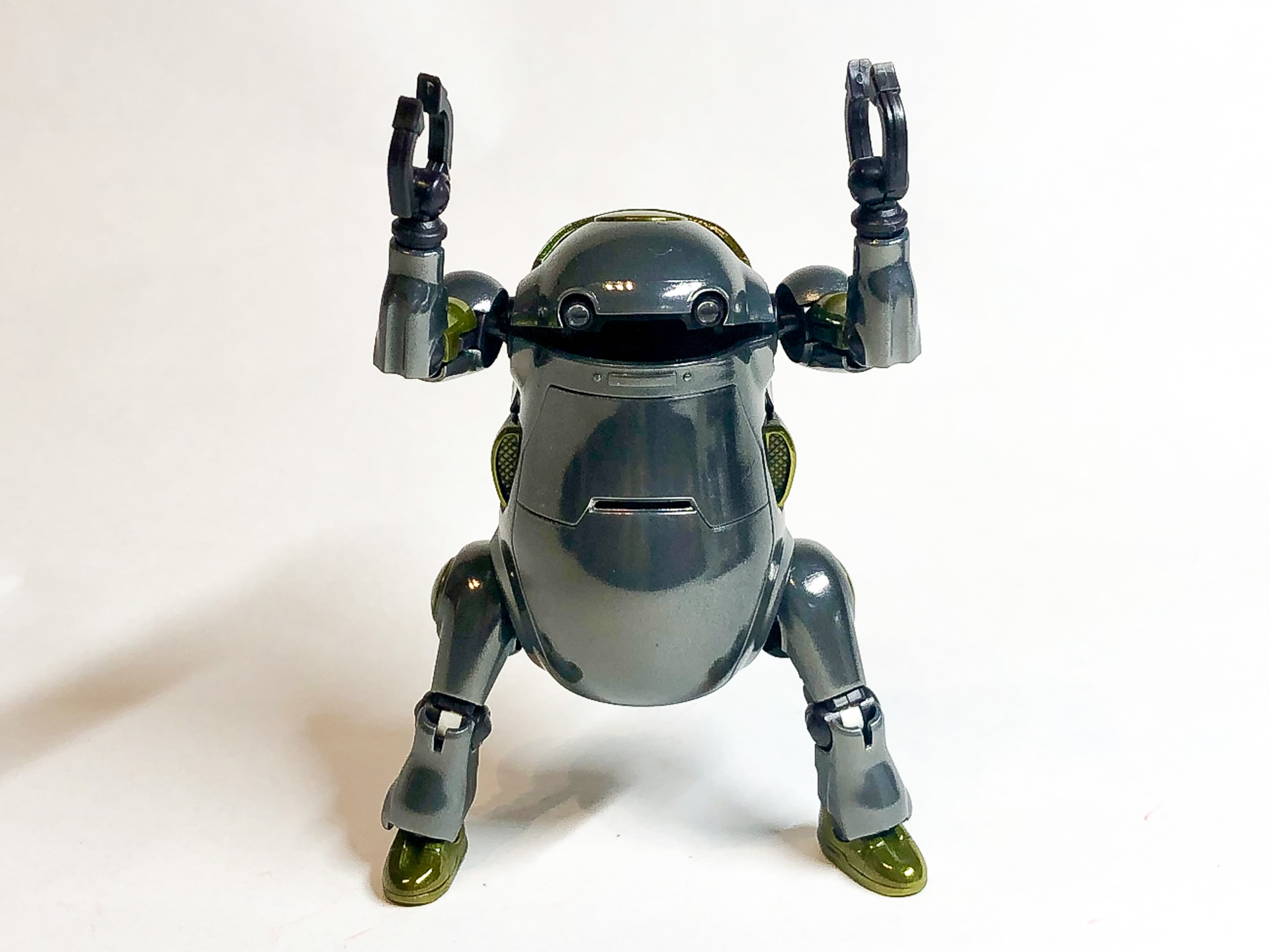 メカトロウィーゴの装甲部にメッキ塗装を施しました