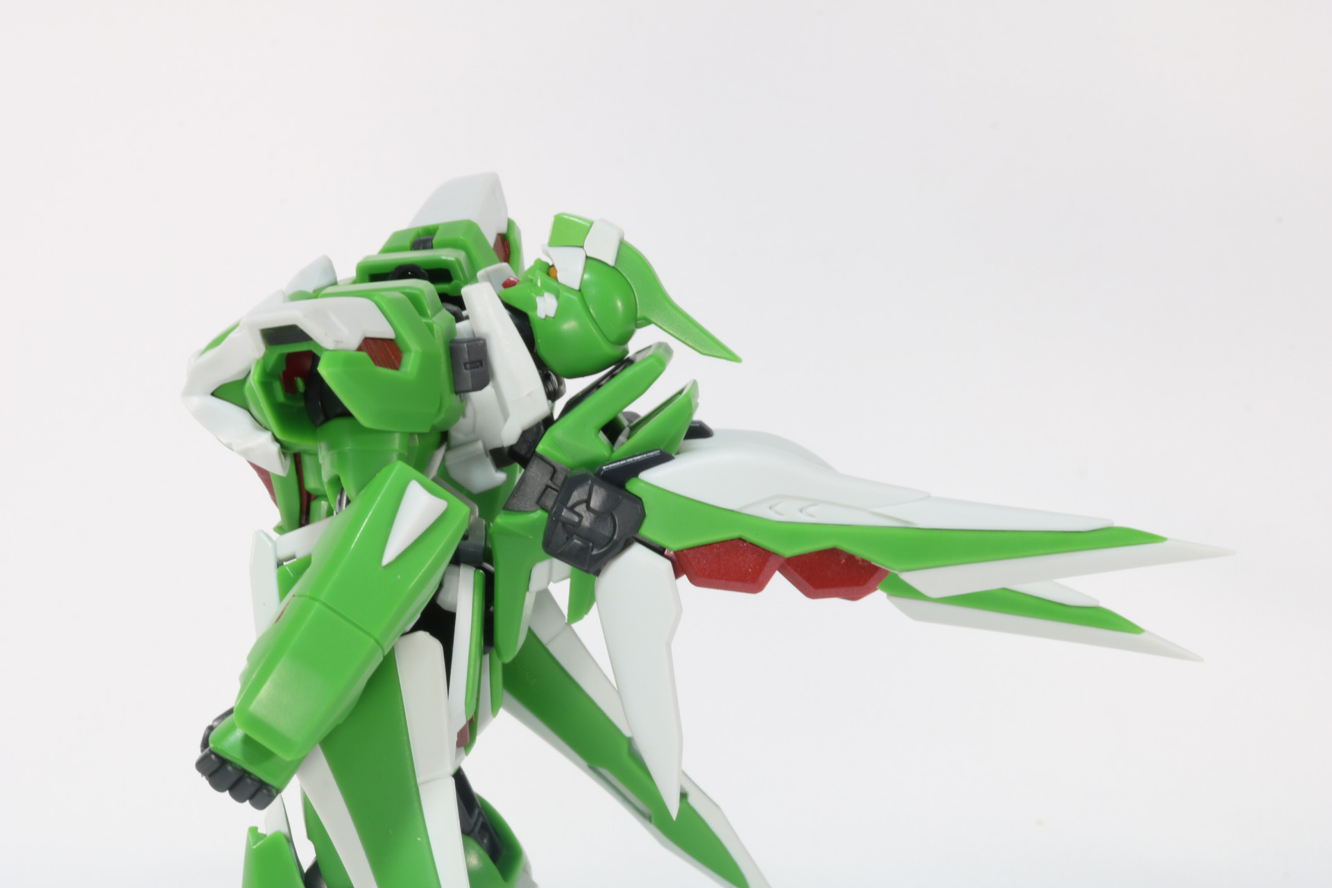 胴体を背面に移動させる