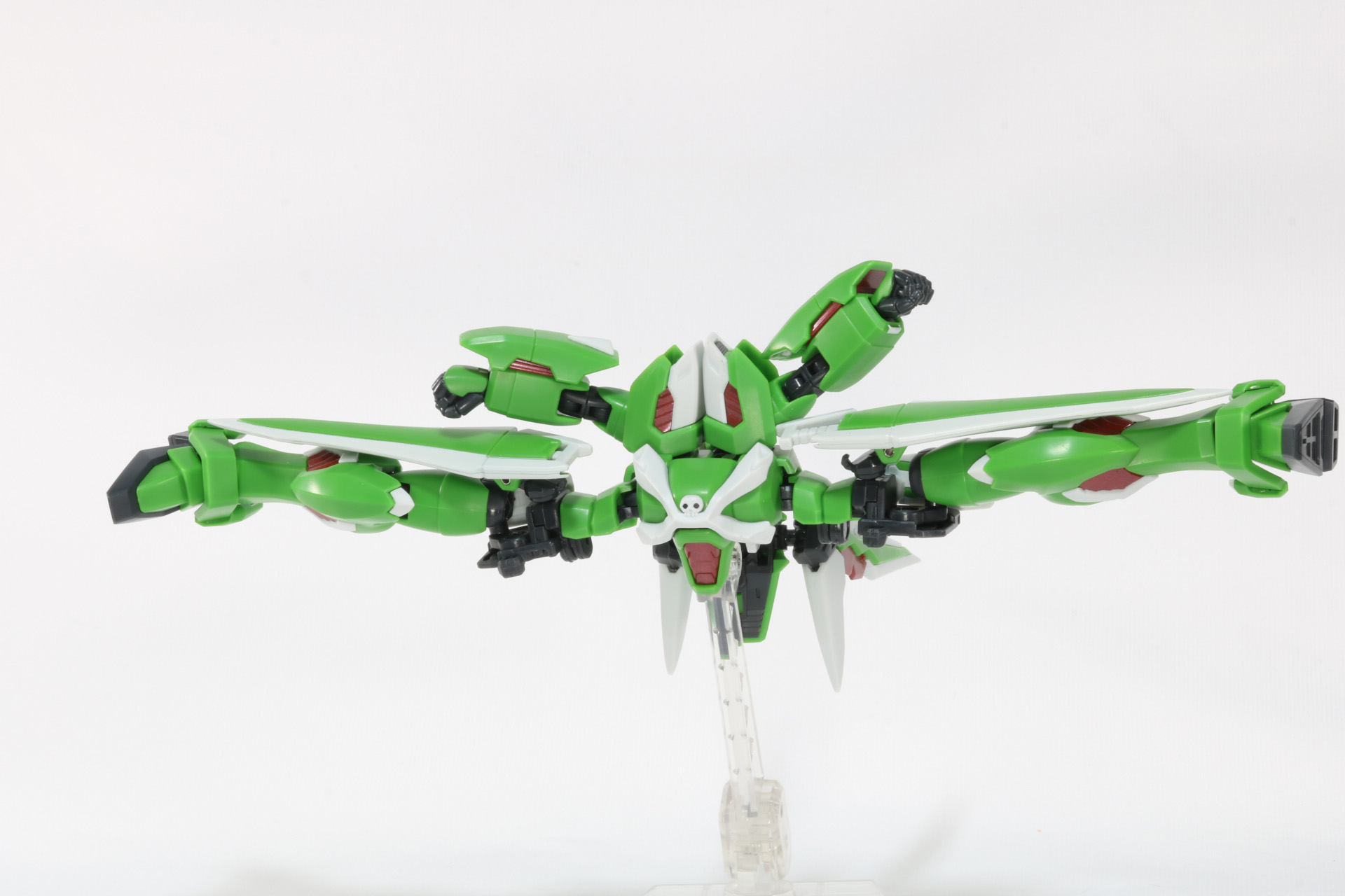 胴体中ほどまで分割され、肩部分が中央に収まる