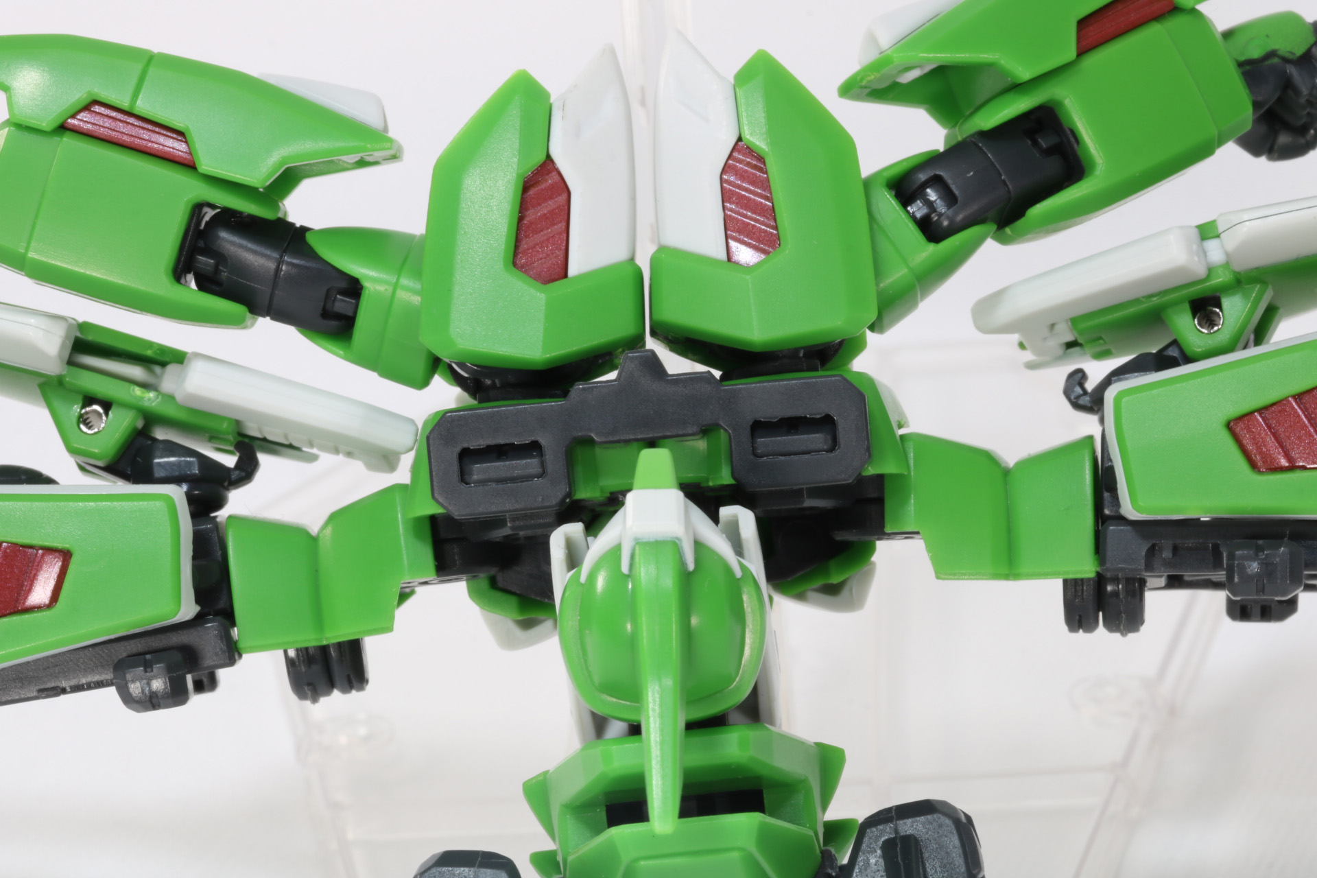 ポジションを固定するサポートパーツで保持力アップ