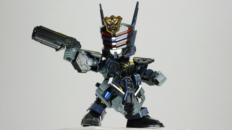 警察特殊部隊の隊長を務める