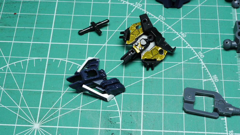 モールドから見える差し色がやっぱりカッコイイです