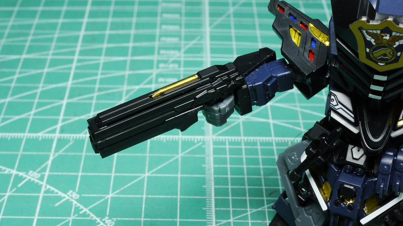 シンプルなガンダムらしいメカメカな面構成とシルエットになります