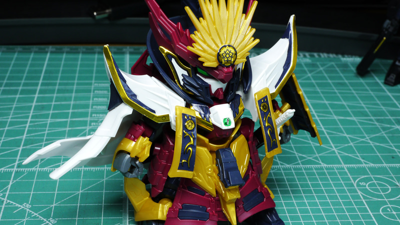 手に取った時のカタマリ感がすばらしく、立たせておくだけでも存在感たっぷりです