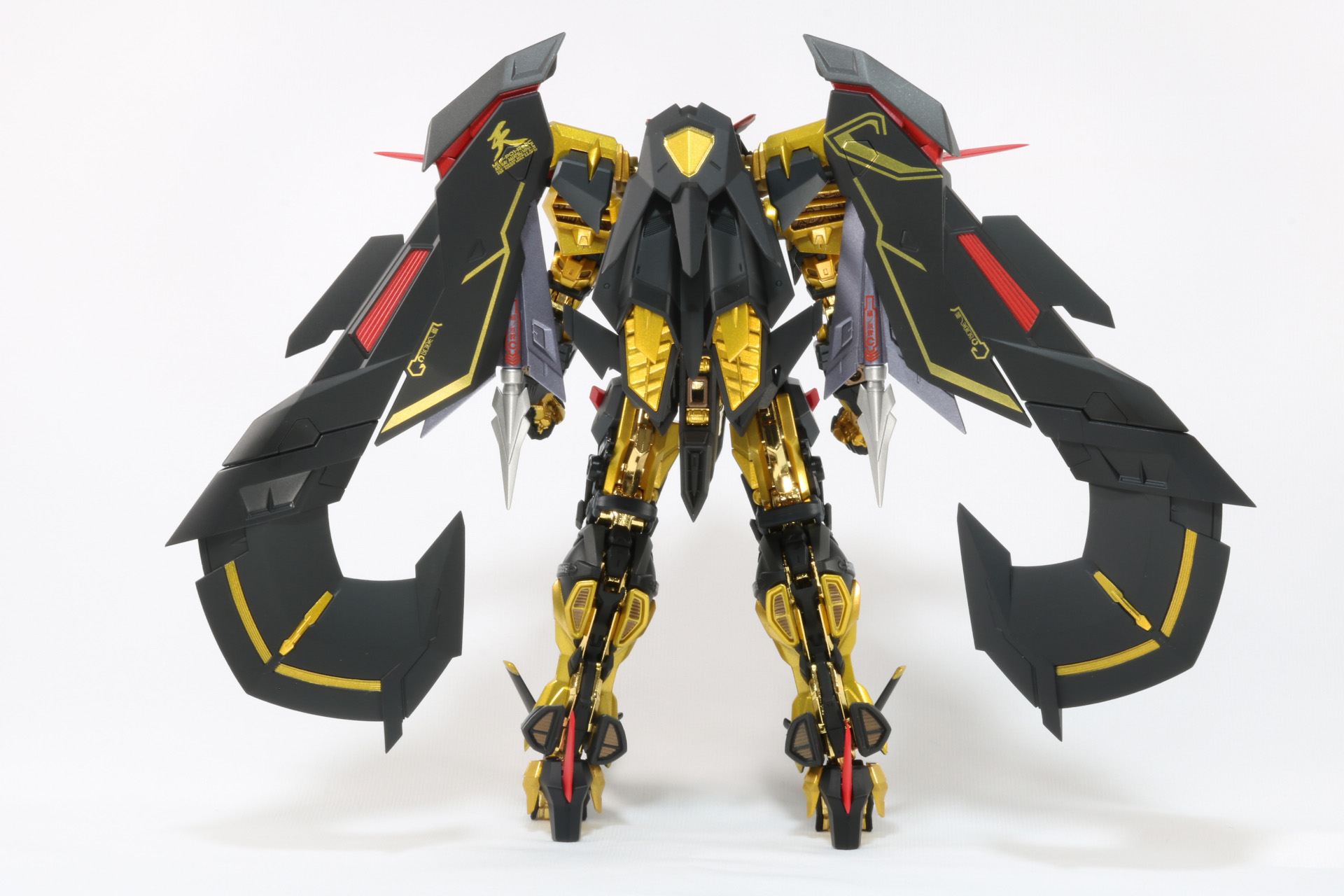 目元やバルカンなど細かく色分けされている