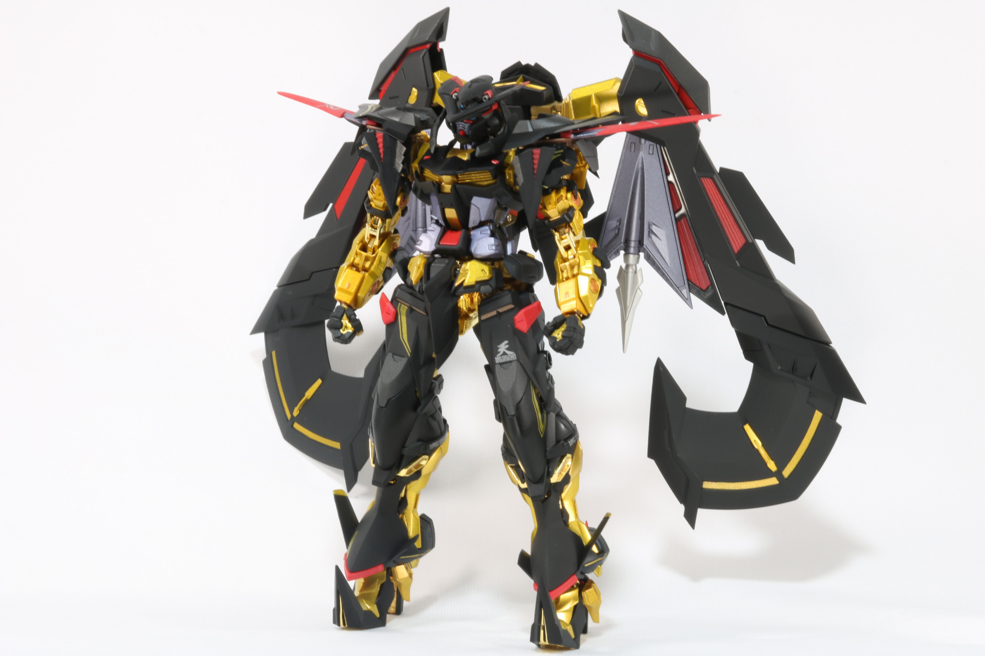 目元やバルカンなど細かく色分けされている