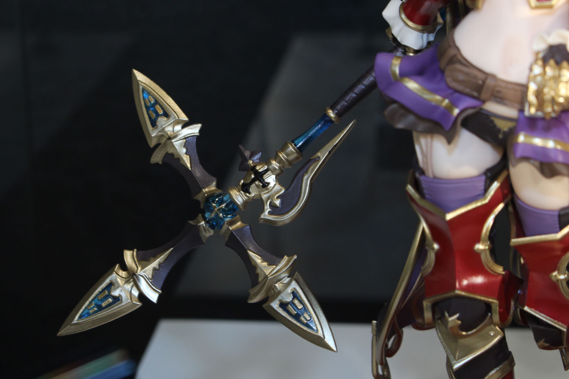 武器にはクリアパーツが使われている