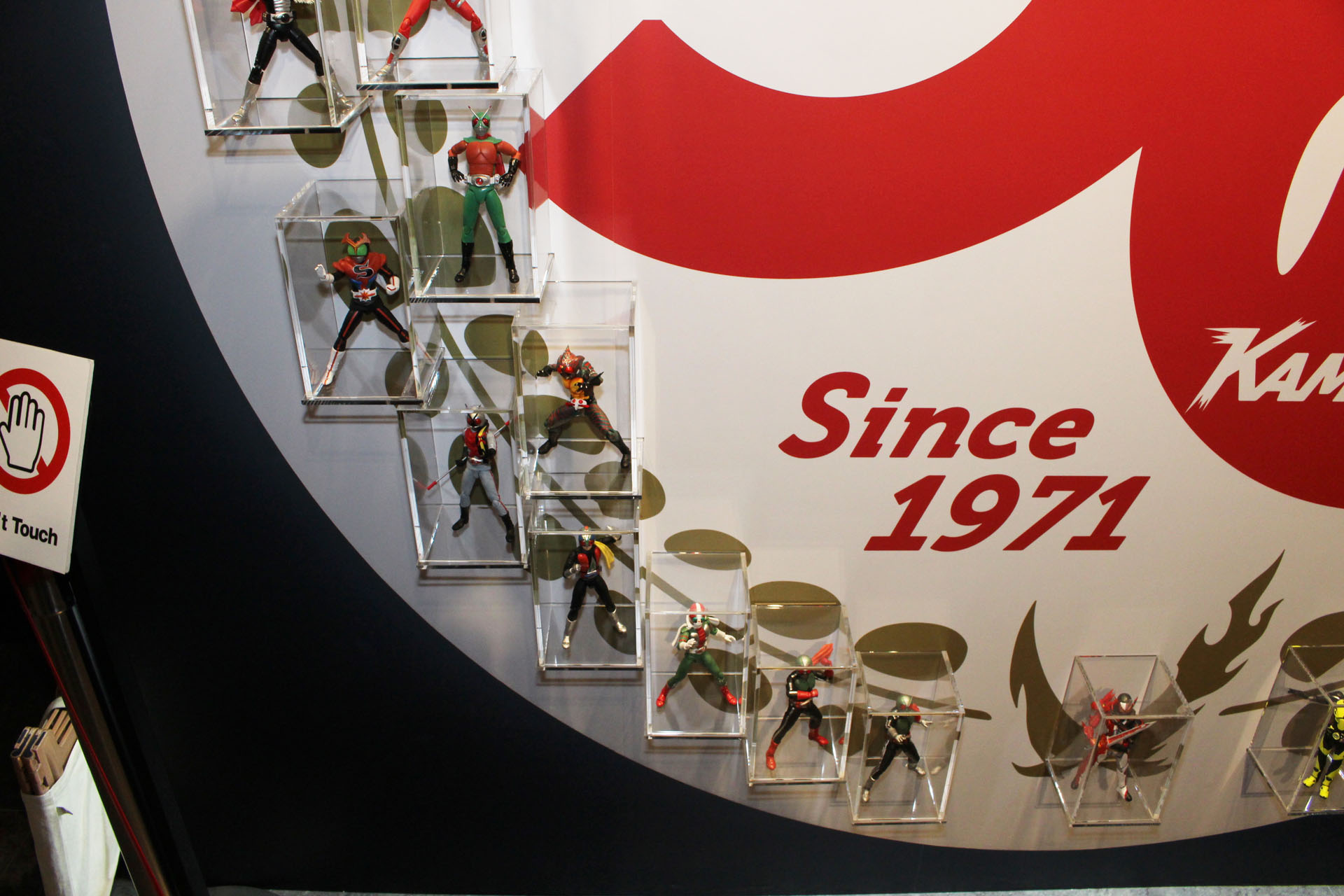 「真骨彫製法」で発売済みのライダーは全てそちらを採用。真骨彫で未発売のものは無印のS.H.Figuartsとなる