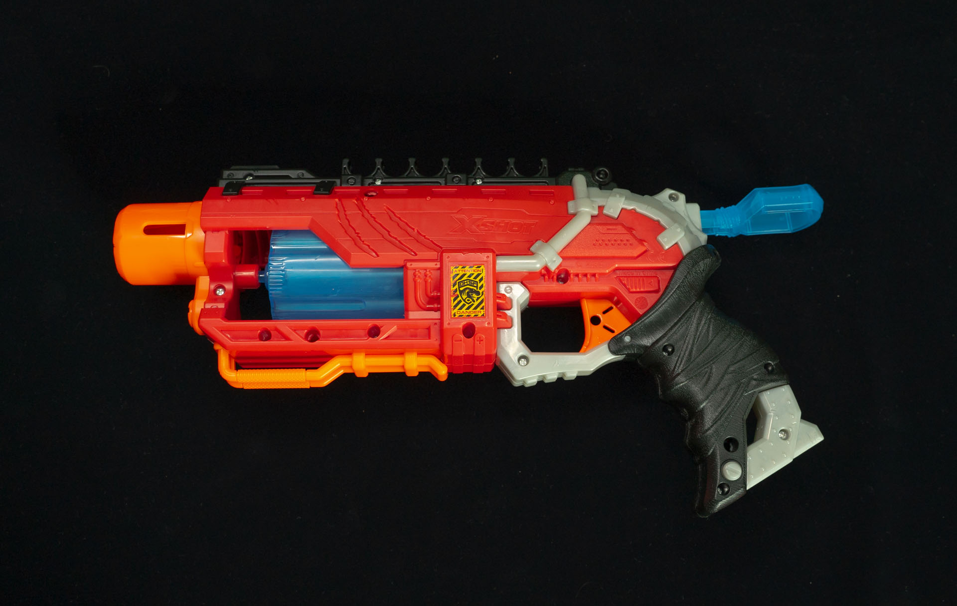 恐竜をモチーフにした「ダイノストライカー」。9.99 USドル