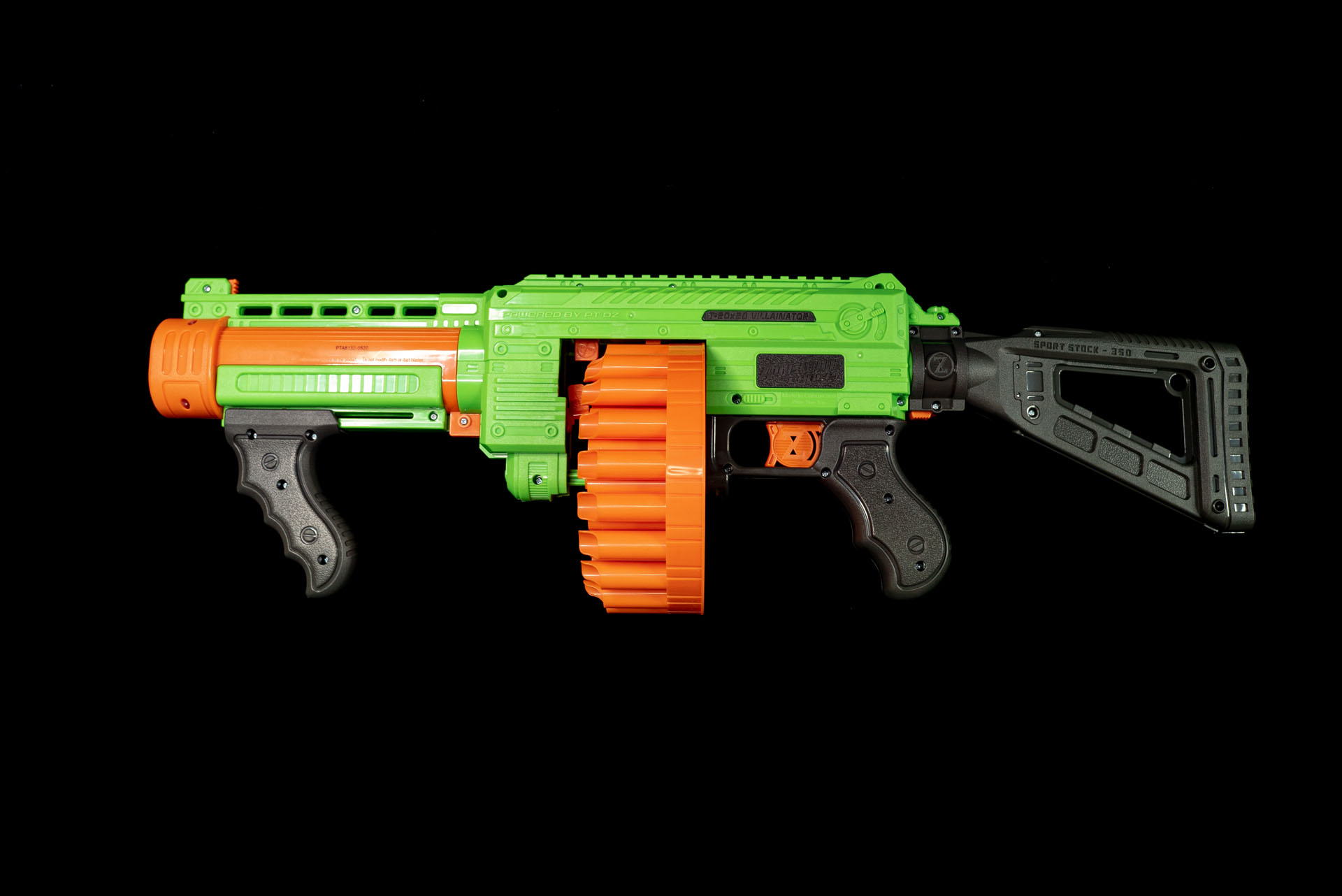 40連発のマガジンを持ちながらも取り回しのいい「ヴィラネーター」。19.99 USドル