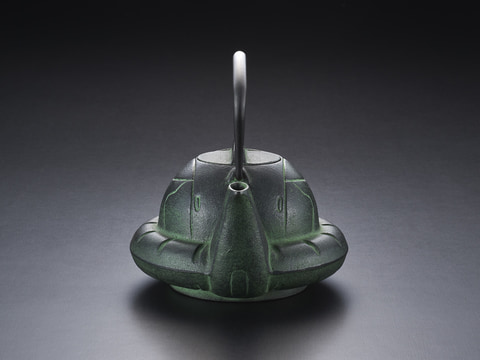 ザクの頭部を鉄瓶で再現！ 「南部鉄器鉄瓶ZAKU」が5月12日13時より予約