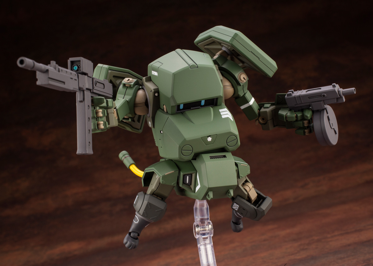 “なっちん専用成型色”の「ウェポンユニット40 マルチキャリバー」が付属