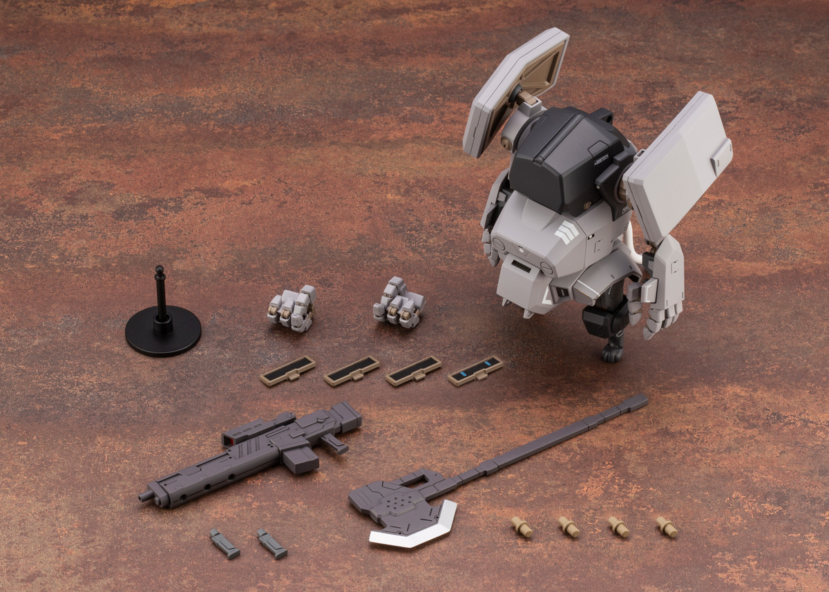 “なっちん専用成型色”の「ウェポンユニット05 バトルアックス・ロングライフル（生産終了品）」が付属