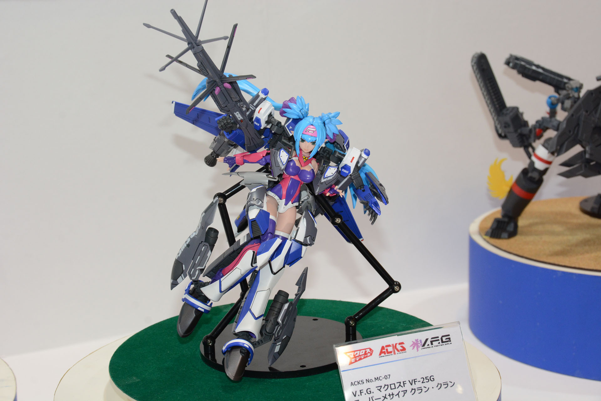 昨年12月に発売された「V.F.G. マクロスF VF-25G スーパーメサイア クラン・クラン」価格は10,780円（税込）」