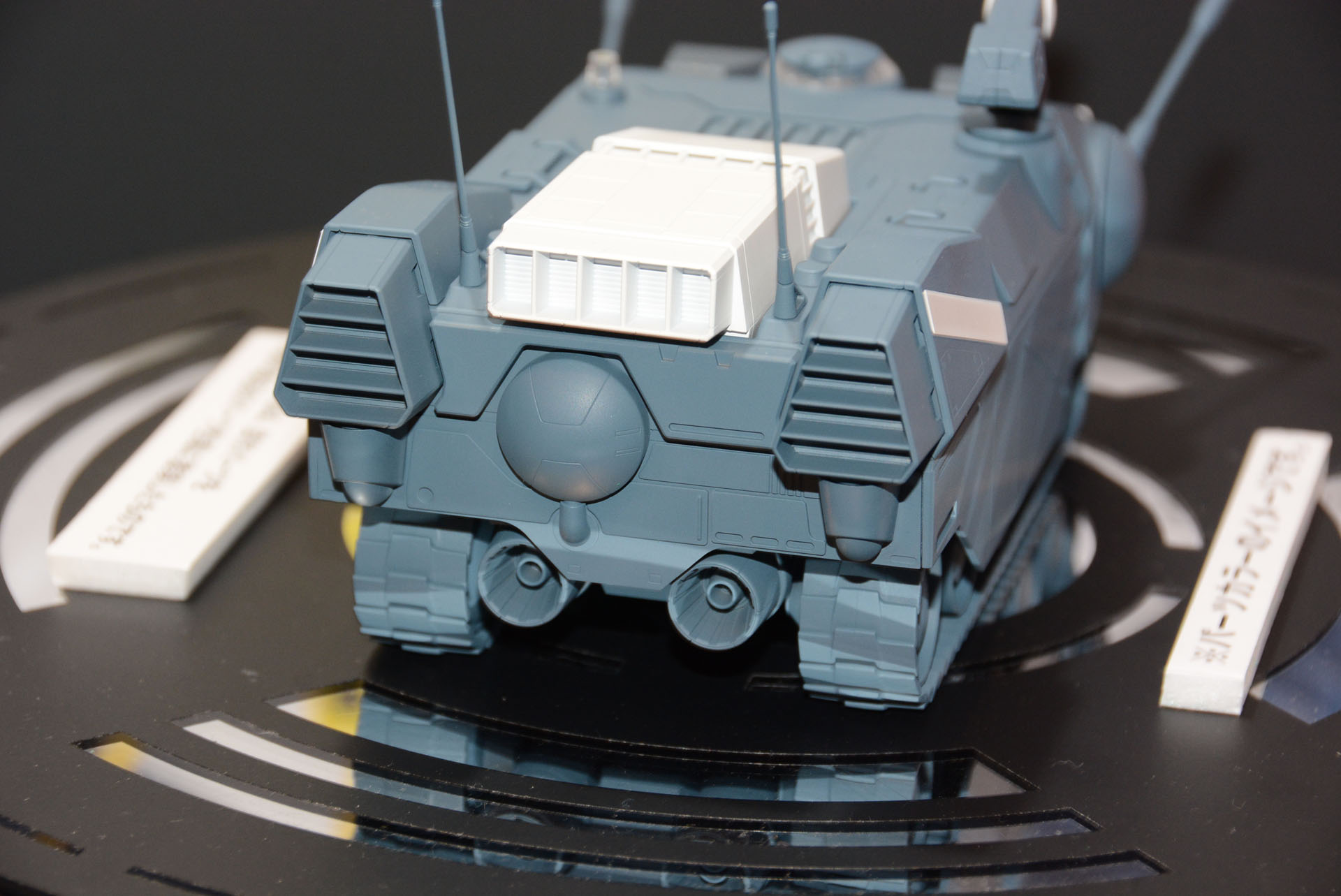 「クラッシャージョウ」に登場する主人公たちが乗り込む装甲車「ガレオン」を1/35スケールで再現