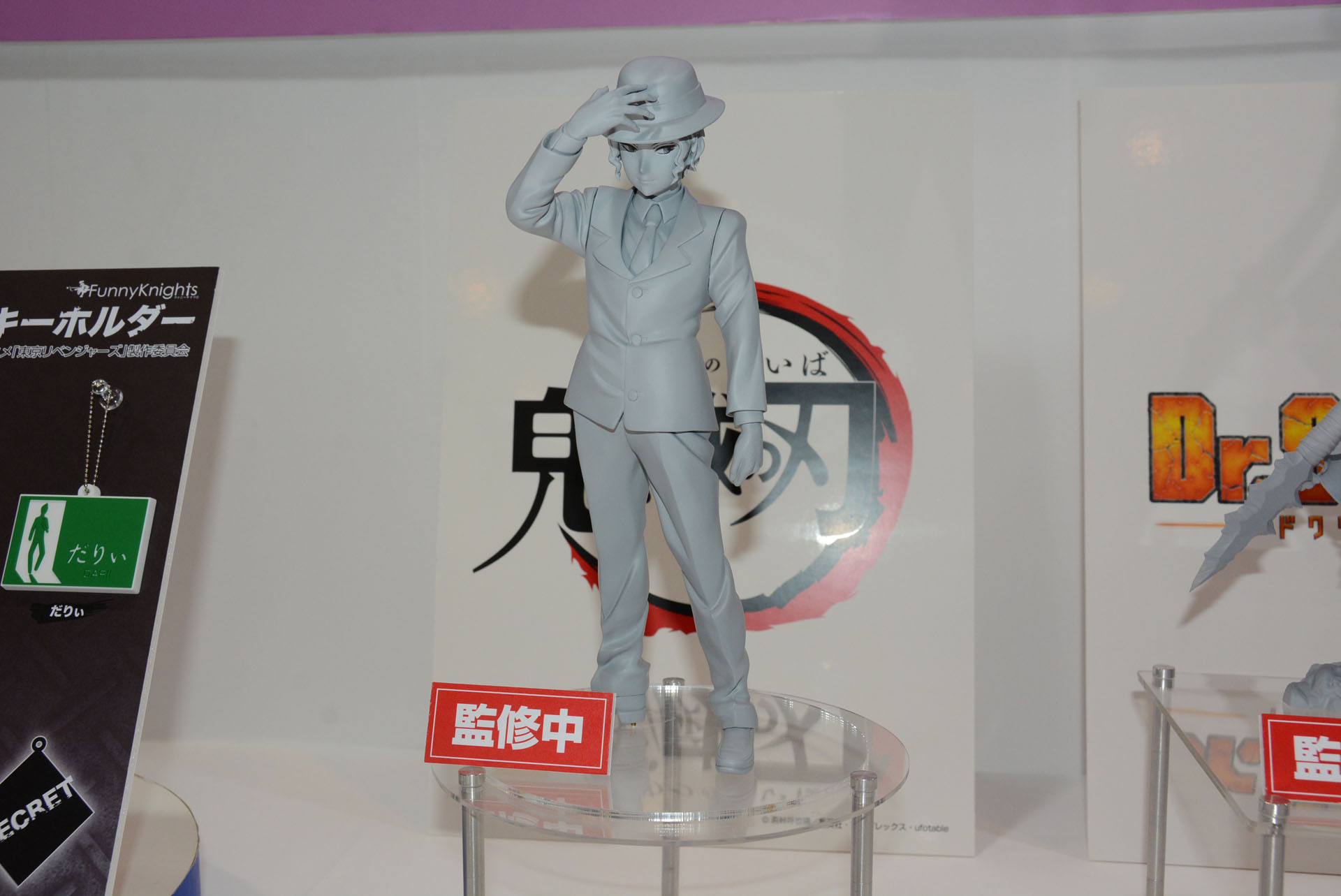 服のしわなど造形は細かいが、詳細な資料を参考にしたものだという