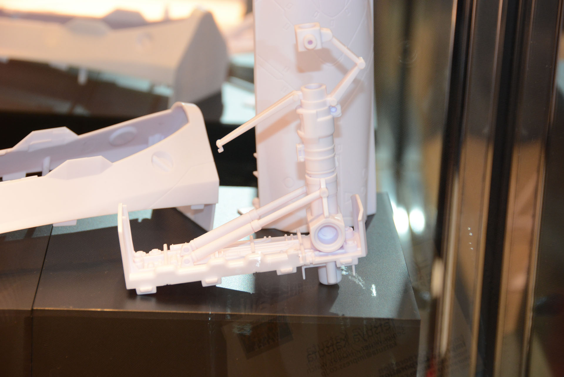 ディテールをむやみに足すのではなく、設定を活かす方向とのこと。それでもこの大サイズはとても楽しい