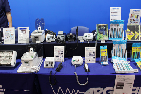 静岡ホビーショー】歯科技工や宝飾加工用の機器を開発するアルゴ