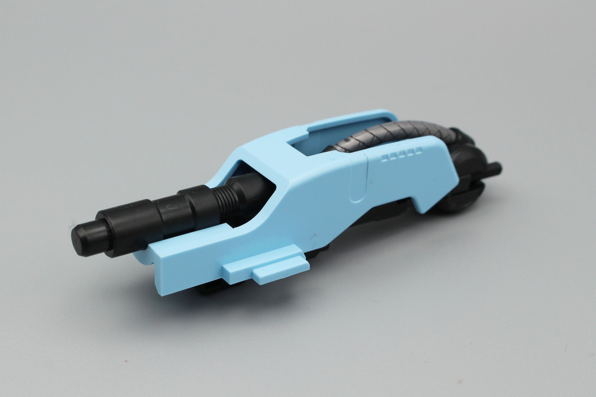 外部パーツを組み付けてセンサーガンフレームの完成