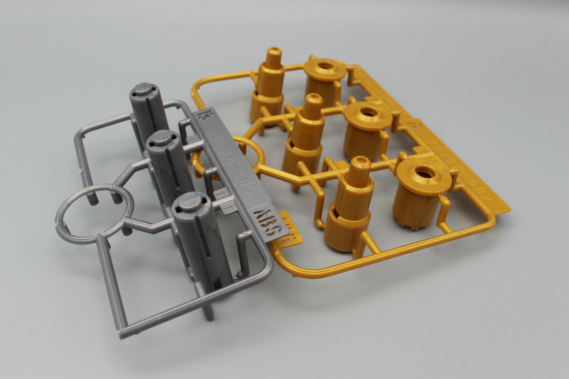 カートリッジ用のパーツ。ドラマではこのような感じで使われていた