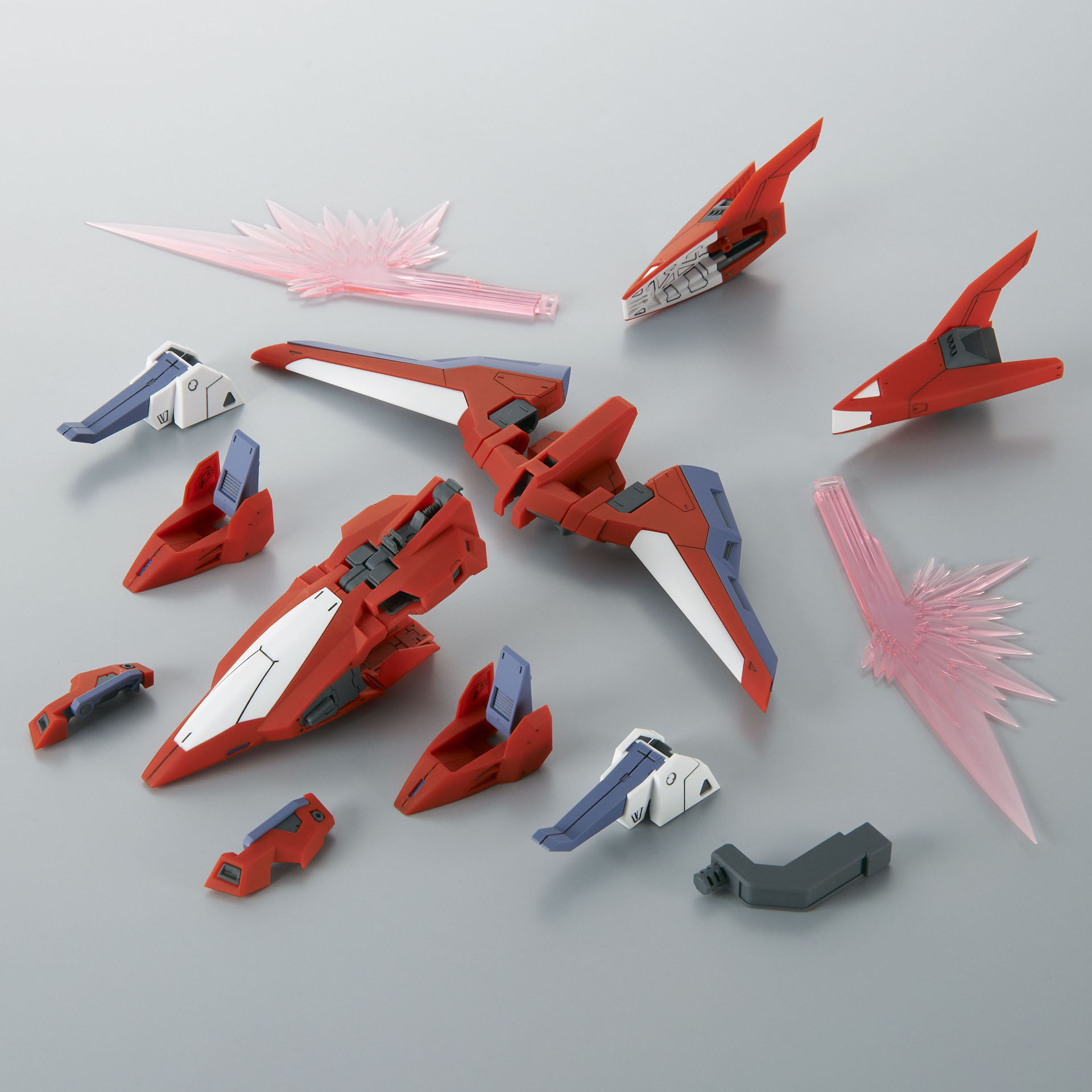 商品はミッションパック単体となり、遊ぶには別売の「MG 1/100 ガンダムF90」が必要となる