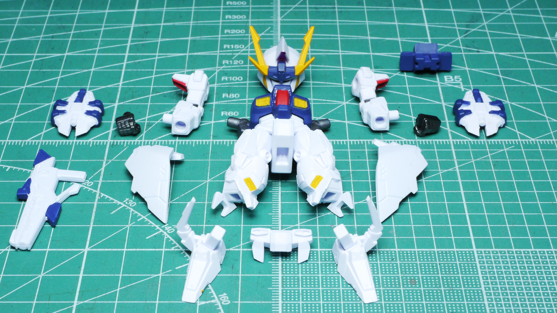 巨大なFFユニットを取り払うと一気に可動範囲が増えます