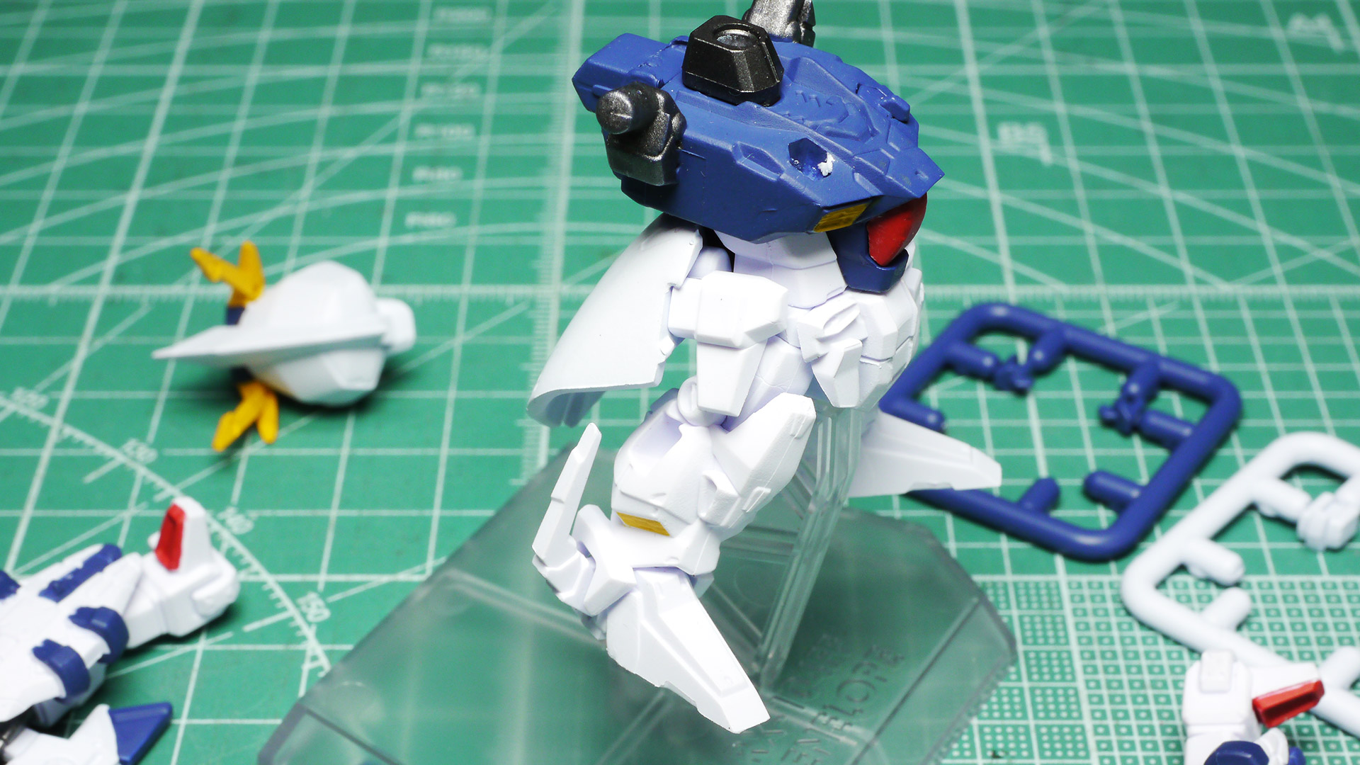 巨大なFFユニットを取り払うと一気に可動範囲が増えます