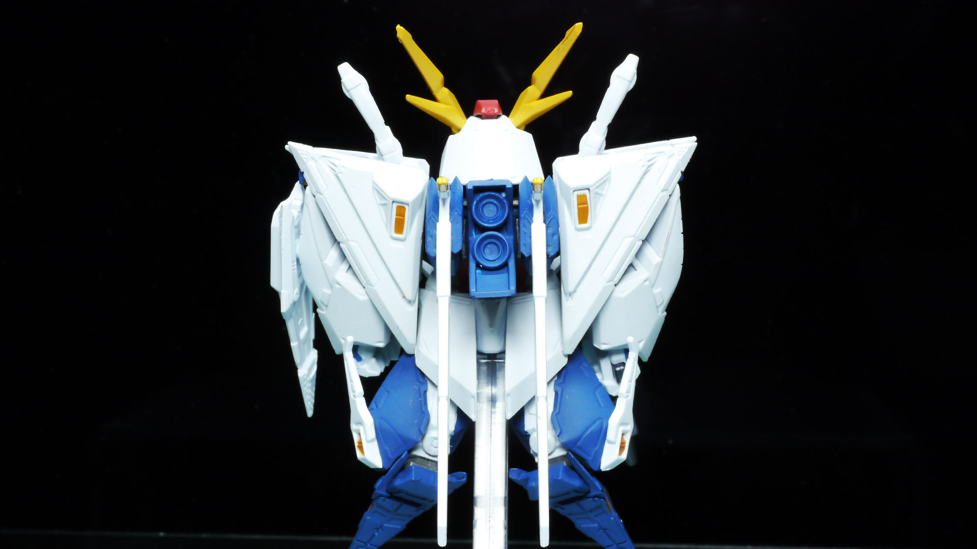 こちらもデザイン上あまり動く印象ではないですが、射撃ポーズはとれます