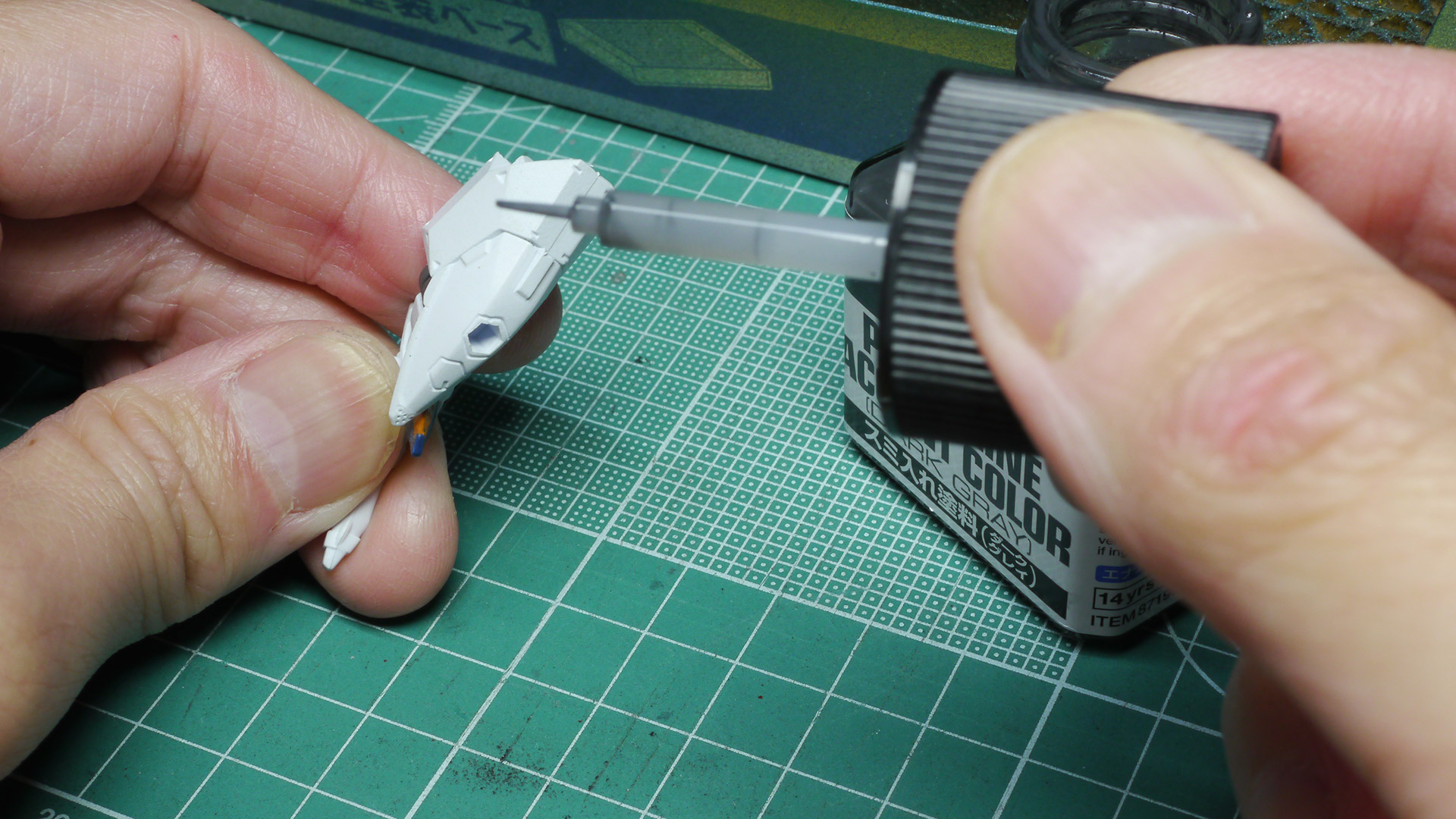 ツーっと流れる感覚が楽しくていっぱい入れてみました。ミノフスキー・フライトのフィンの段差などスミ入れ効果バツグンです