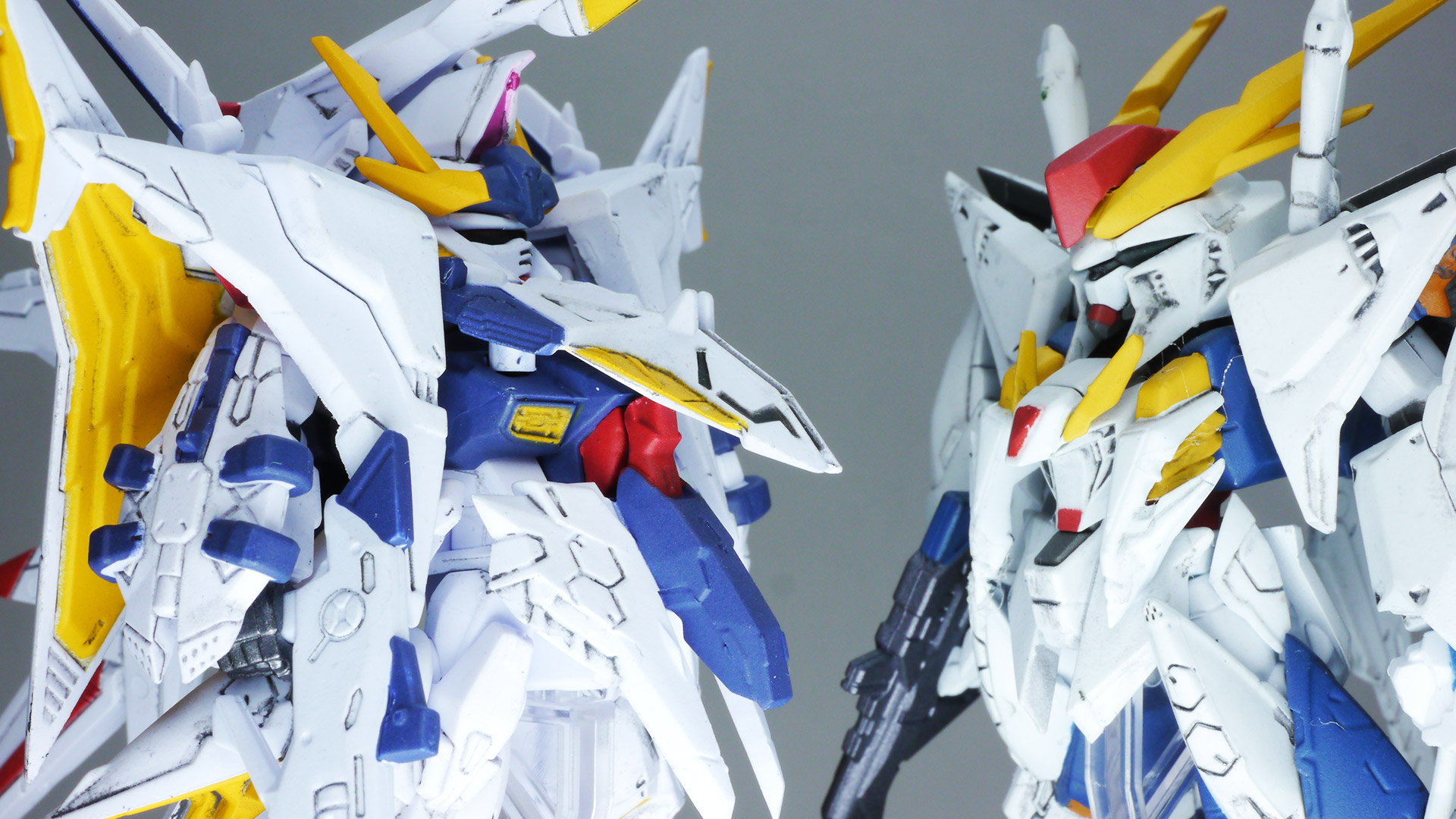 スミ入れにより情報量が増したたことが一目で分かります。ちょっと離れて見るほうが印象はいいように思います