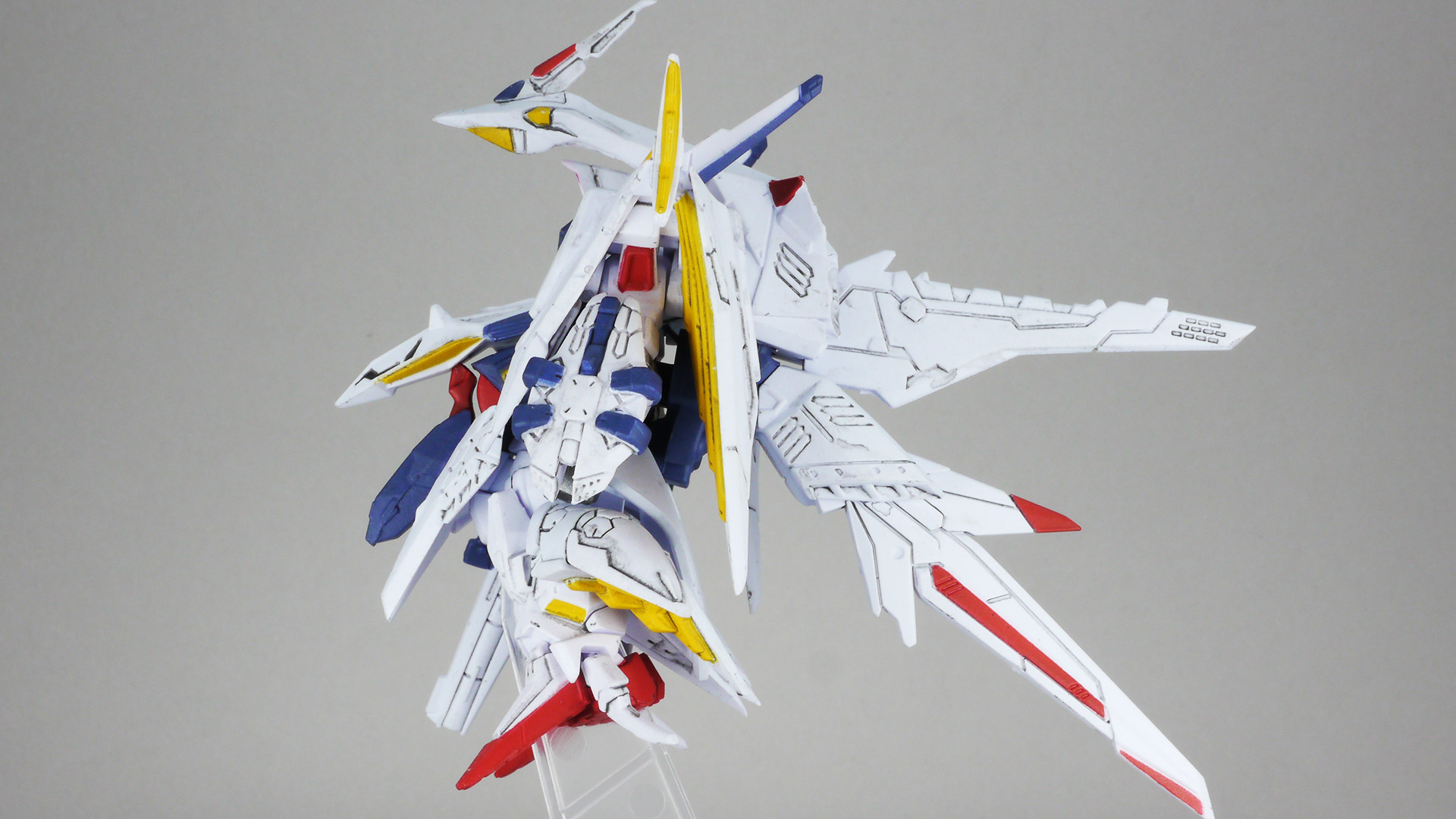 スミ入れにより情報量が増したたことが一目で分かります。ちょっと離れて見るほうが印象はいいように思います