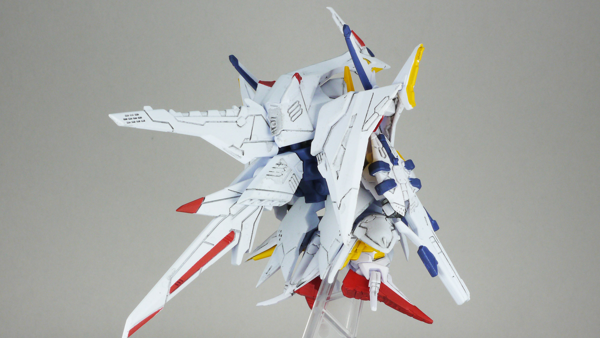 スミ入れにより情報量が増したたことが一目で分かります。ちょっと離れて見るほうが印象はいいように思います