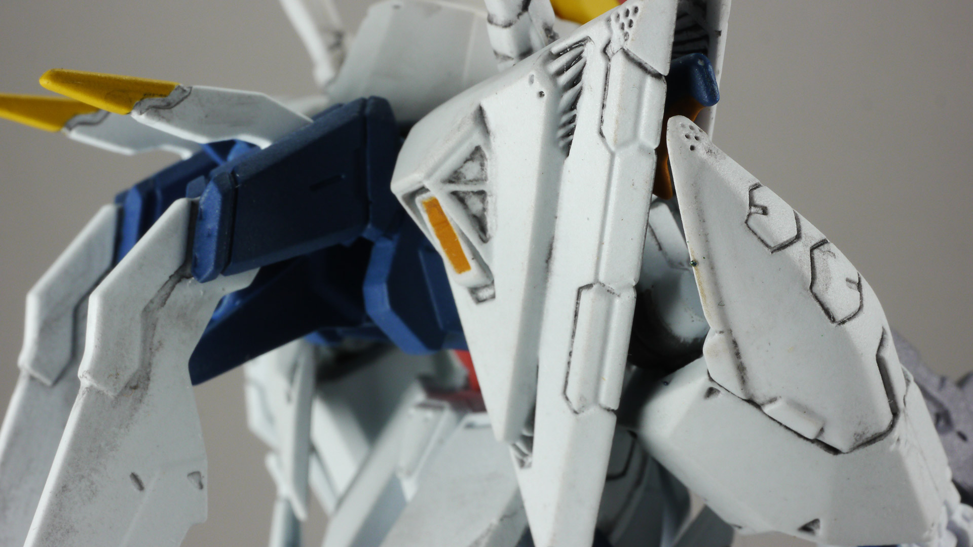 逆にΞガンダムはあっさり目な印象です。スミの定着が悪く薄いところがあるので今後再チャレンジしたいと思います