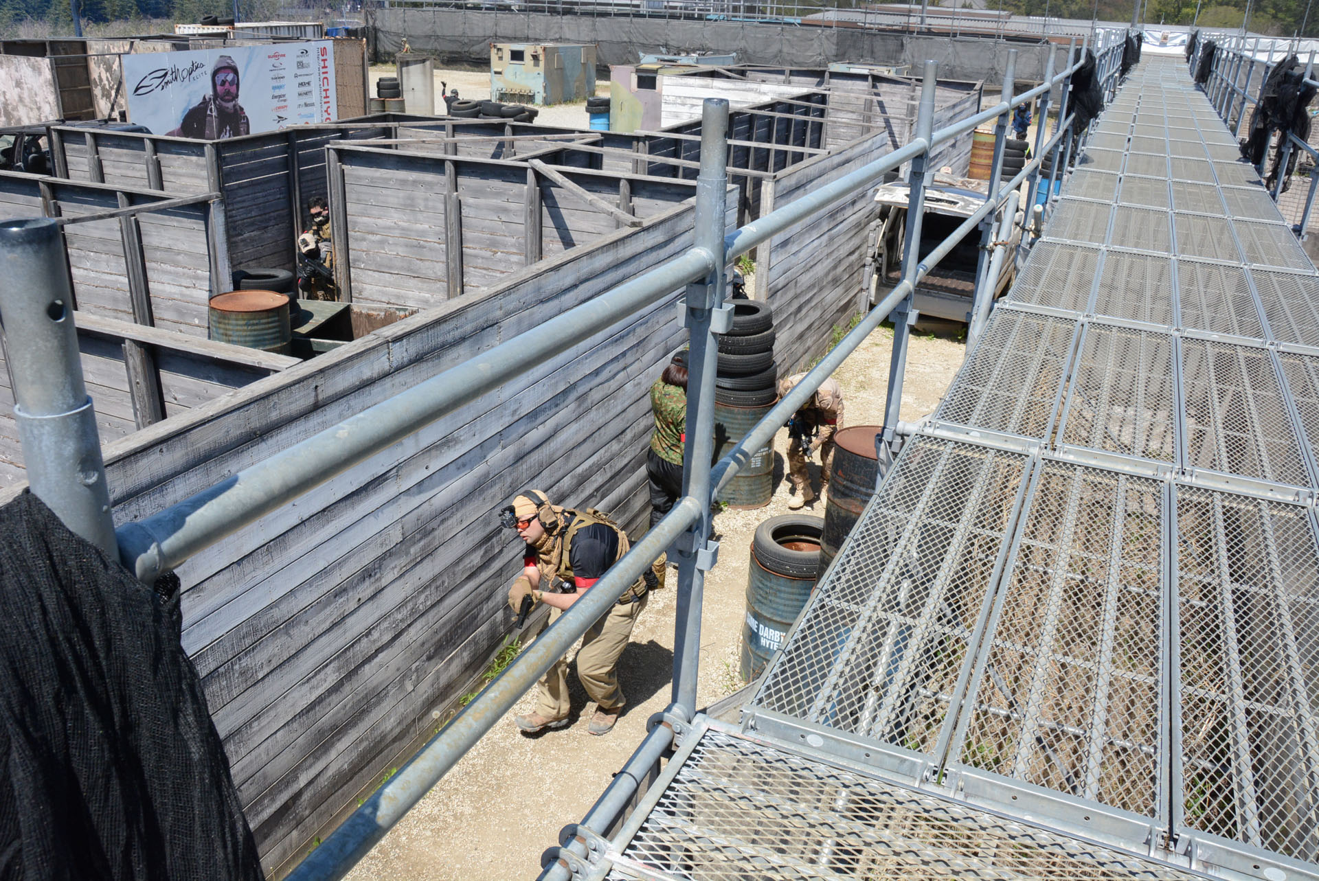 キャットウォークから俯瞰的にプレーヤーを見るのは、初心者にとても参考になる