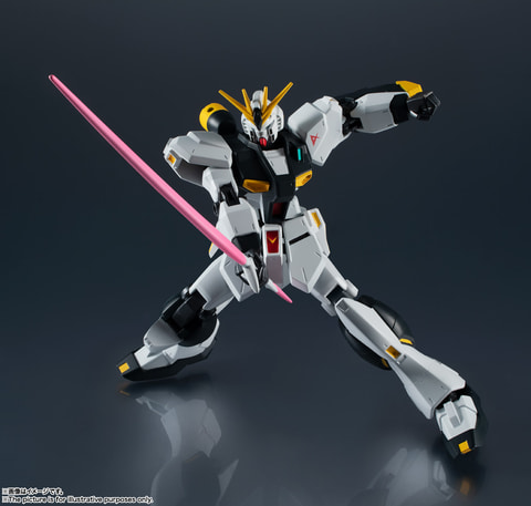 GUNDAM UNIVERSE」シリーズより、「νガンダム」、「シャア専用ザクII