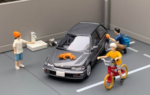 ミニカーと組み合わせて洗車中の風景が再現できる「ジオコレ64