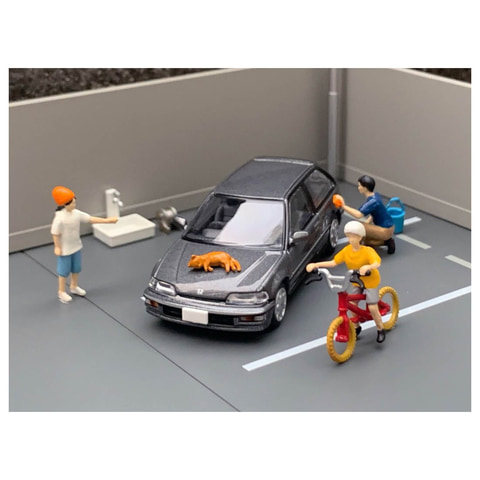 ミニカーと組み合わせて洗車中の風景が再現できる「ジオコレ64