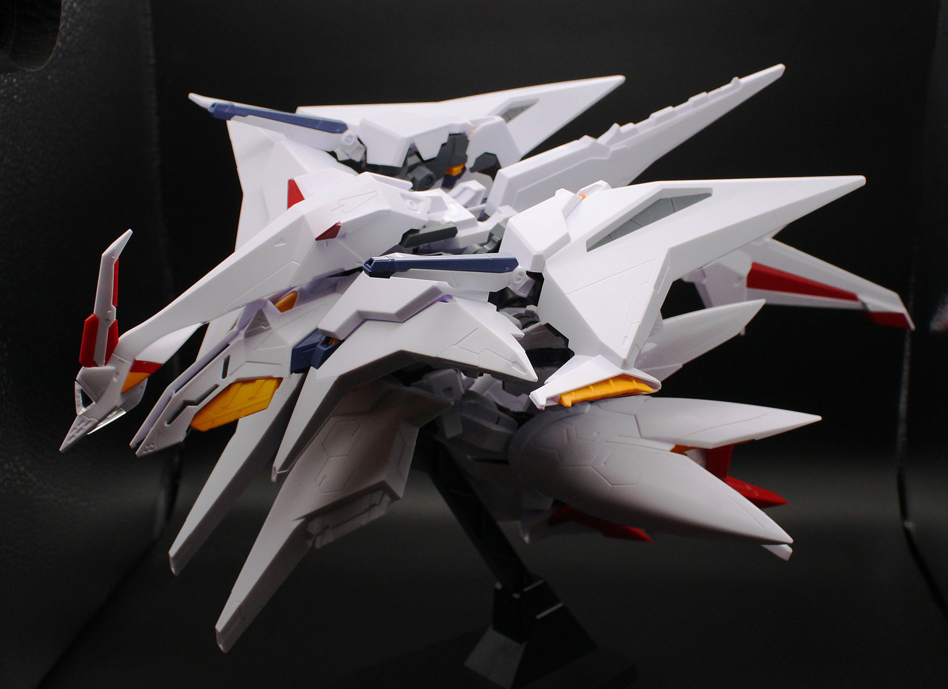 しかもこのペーネロペー、フライト・フォームに変形します。うーん！　自分なりに色を付け加えた場合、両形態でバッチリ合う感じになるのだろうか