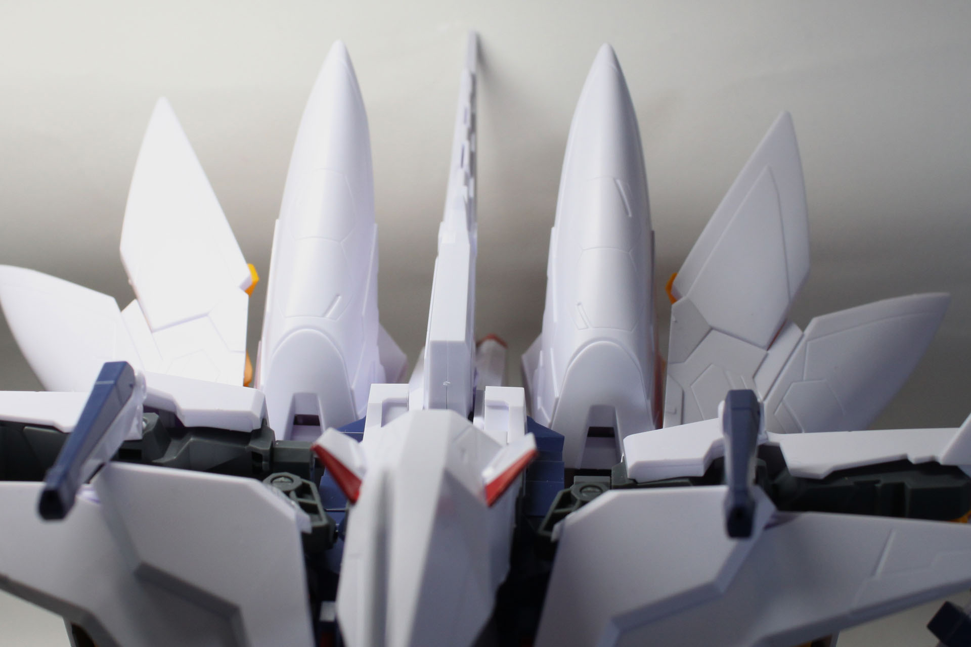 FFU単体時の、足の推進器？パーツ。たいへん美しいフォルムですよね。ここに色を入れていったらどうだろう？　というわけです。