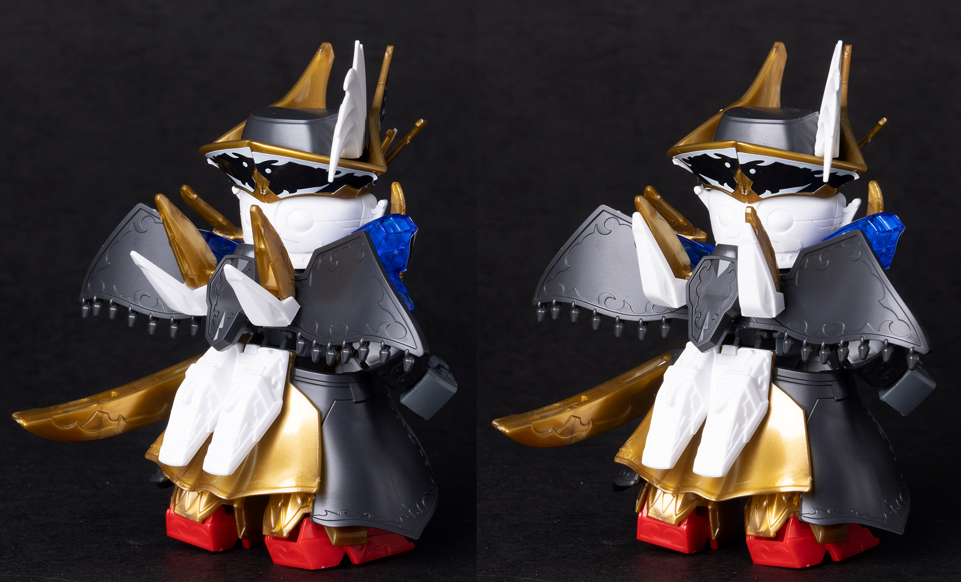 背中のパーツは開閉が可能だ。