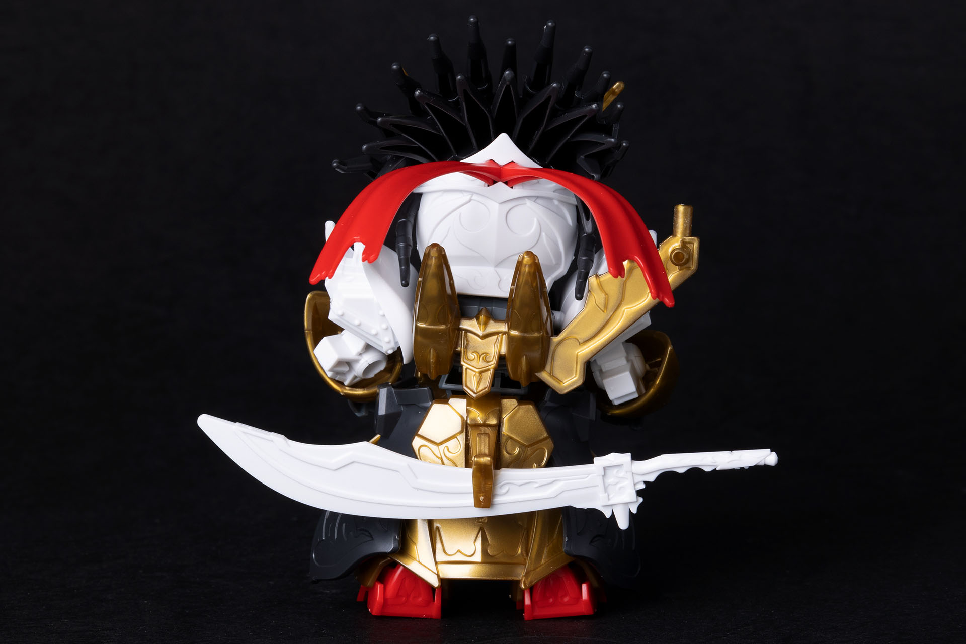 収納時は腰部にマウントできる。