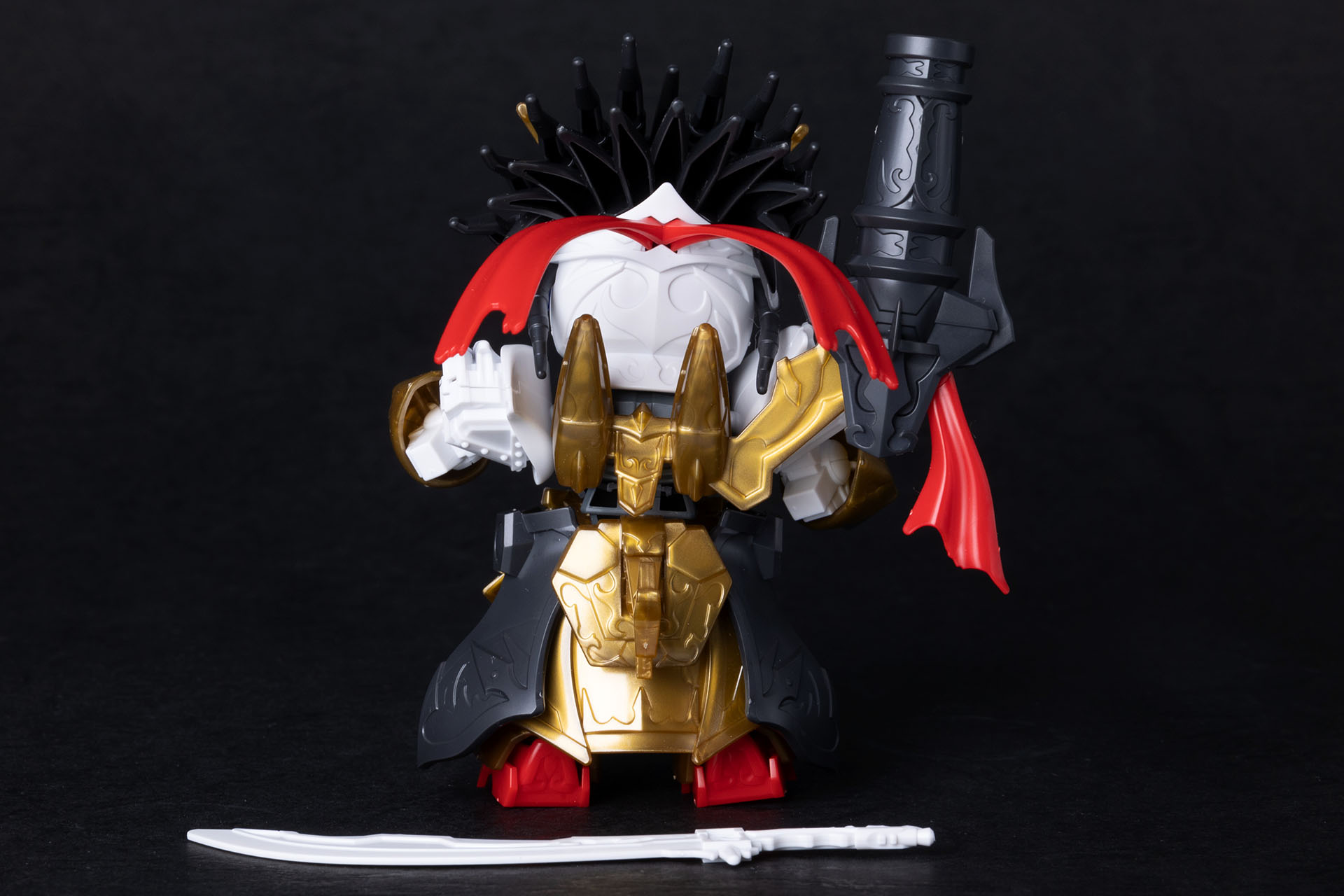 大型キャノン砲は上向きにも変更できる。