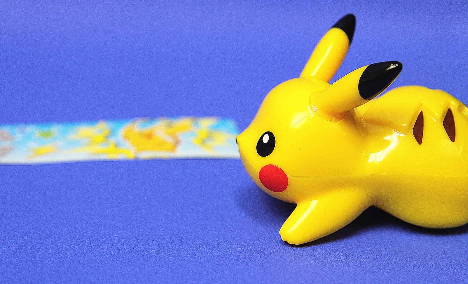 ピカチュウを引っ張ってから、手を放すと…